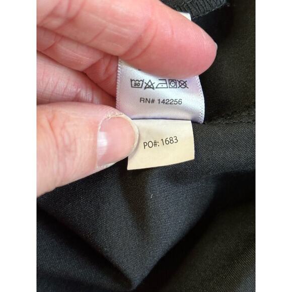 Figs Casma Three-Pocket Scrub Top in Black - Picture 5 of 5